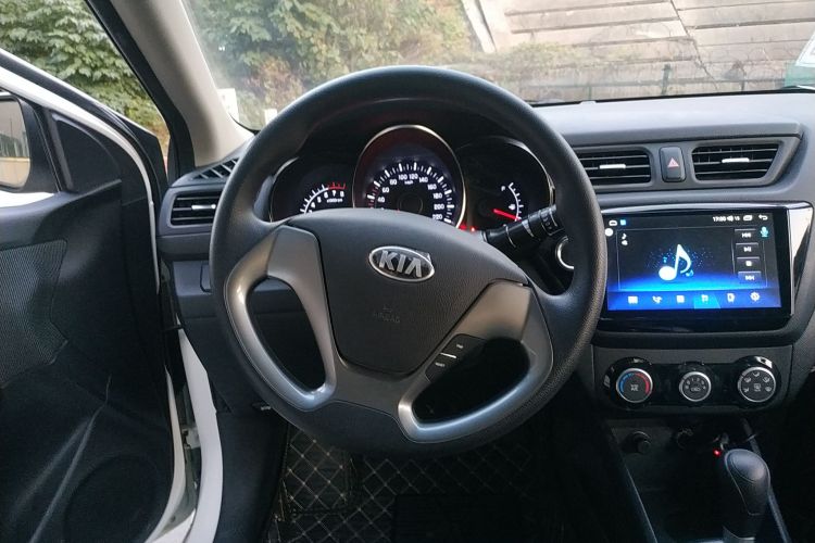 起亚K2 2015款 三厢 1.4L AT GLS局部细节13