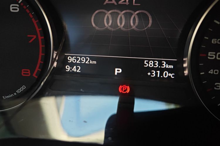 奥迪A4L 2019款 35 TFSI 进取型 国V中控内饰15