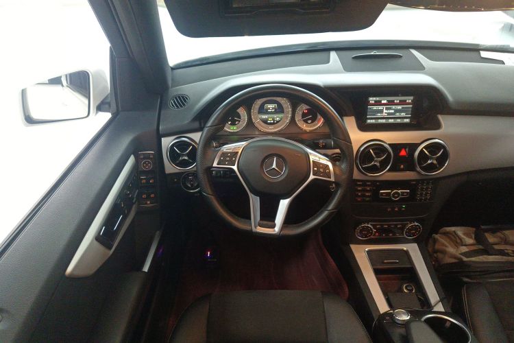 奔驰GLK级 2014款 GLK 200 标准型中控内饰13