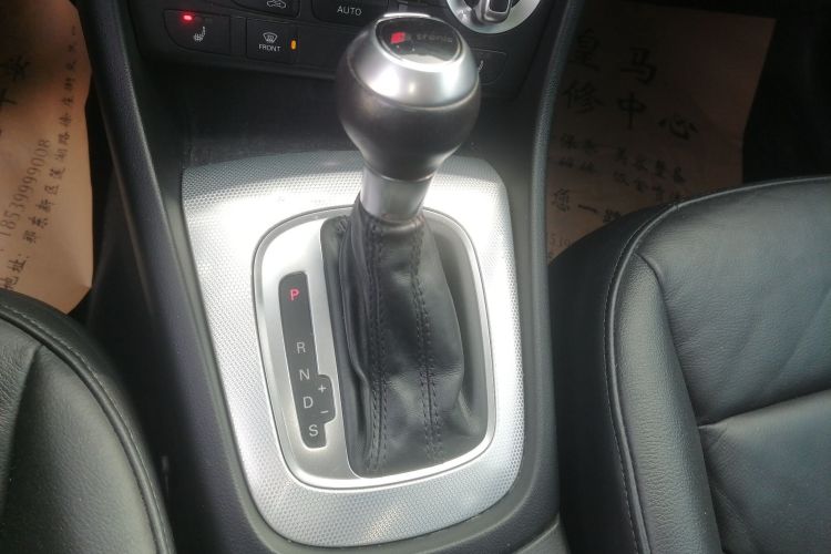 奥迪Q3 2015款 35 TFSI quattro 技术型中控内饰18