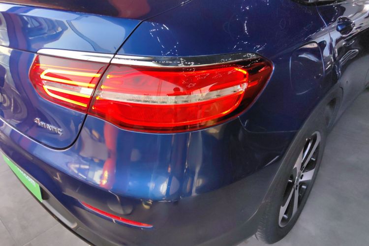 奔驰GLC轿跑 2019款 改款 GLC 200 4MATIC 轿跑SUV车身外观9