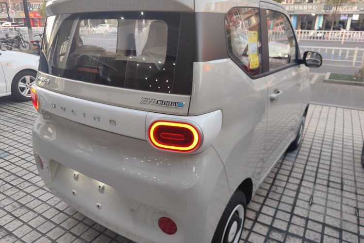 五菱汽车 宏光MINIEV 2024款 第三代 215km 青春版车身外观7