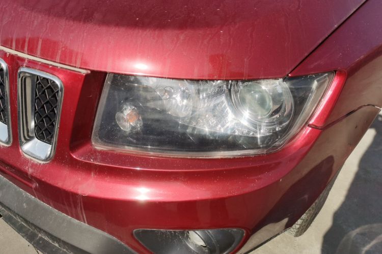 Jeep 指南者(进口) 2014款 改款 2.0L 两驱进取版局部细节36