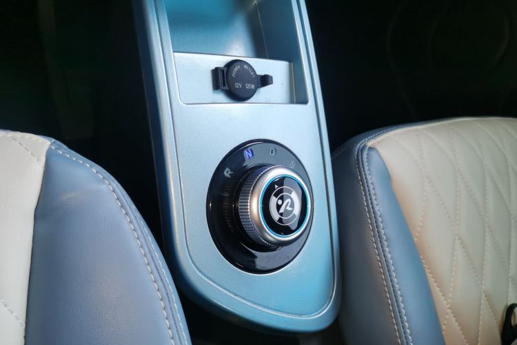 华晨新日i03 2021款 318km 31.45kWh局部细节18