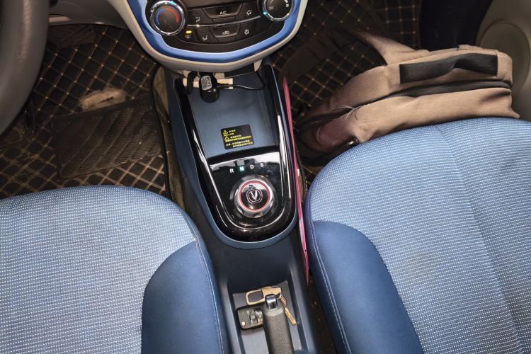 长安欧尚 奔奔E-Star 2021款 国民版 多彩款 磷酸铁锂（31.86kWh）中控内饰18