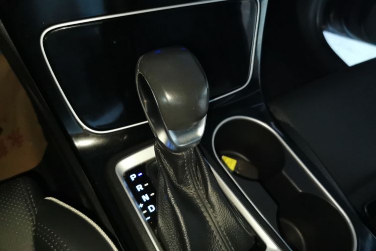 现代 途胜 2019款 280TGDi 双离合两驱智联版 国V中控内饰18