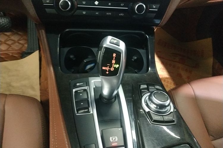 宝马5系 2014款 525Li 领先型局部细节18