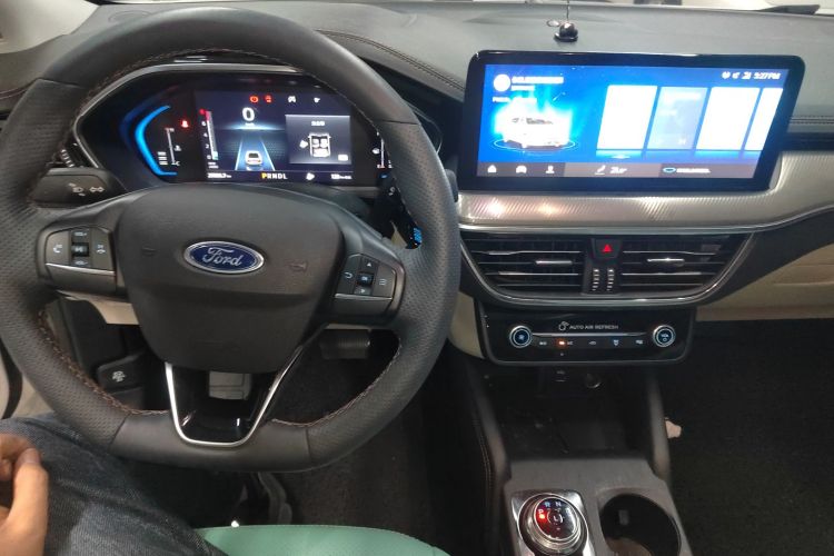 福特 福克斯 2021款 三厢 EcoBoost 180 自动锋潮型中控内饰12