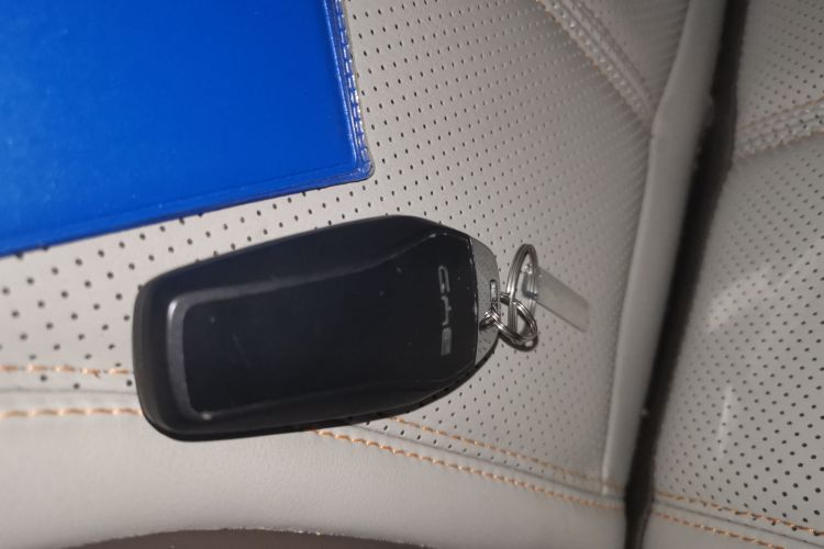 比亚迪 秦PLUS 2024款 荣耀版 DM-i 55KM领先型中控内饰7001