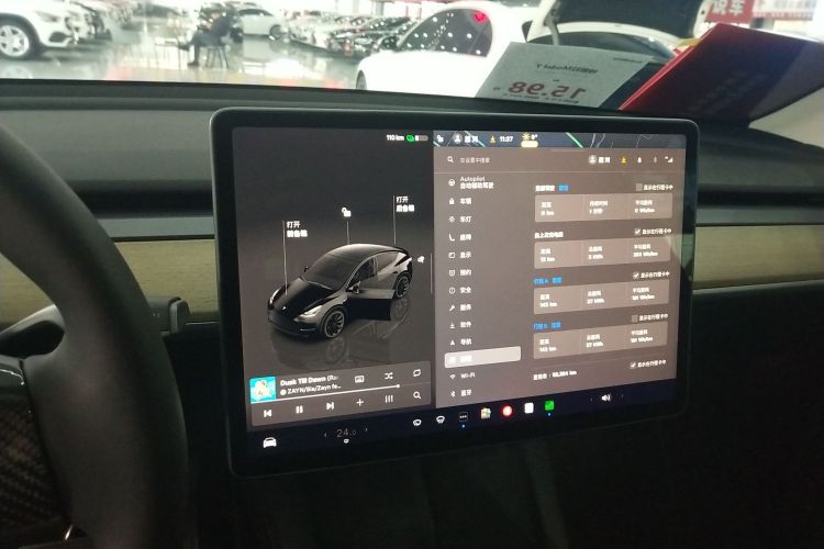 特斯拉 Model Y 2022款 改款 后轮驱动版中控内饰16