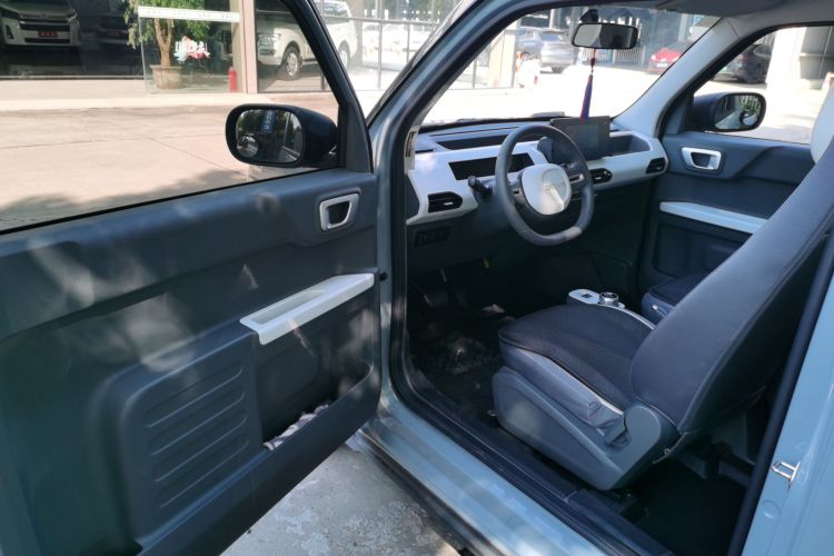 吉利银河 2024款 200km 熊猫卡丁中控内饰20