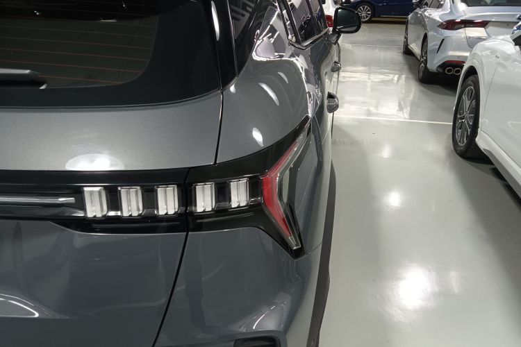 领克06 2023款 Remix 1.5T 劲Halo车身外观9