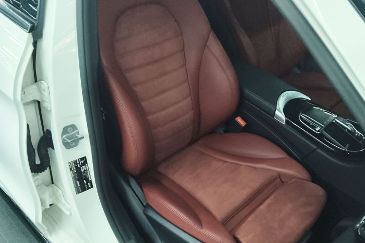 奔驰C级 2019款 C 260 运动版局部细节41