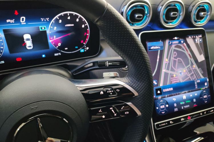 奔驰C级 2023款 C 260 L 皓夜运动版局部细节18