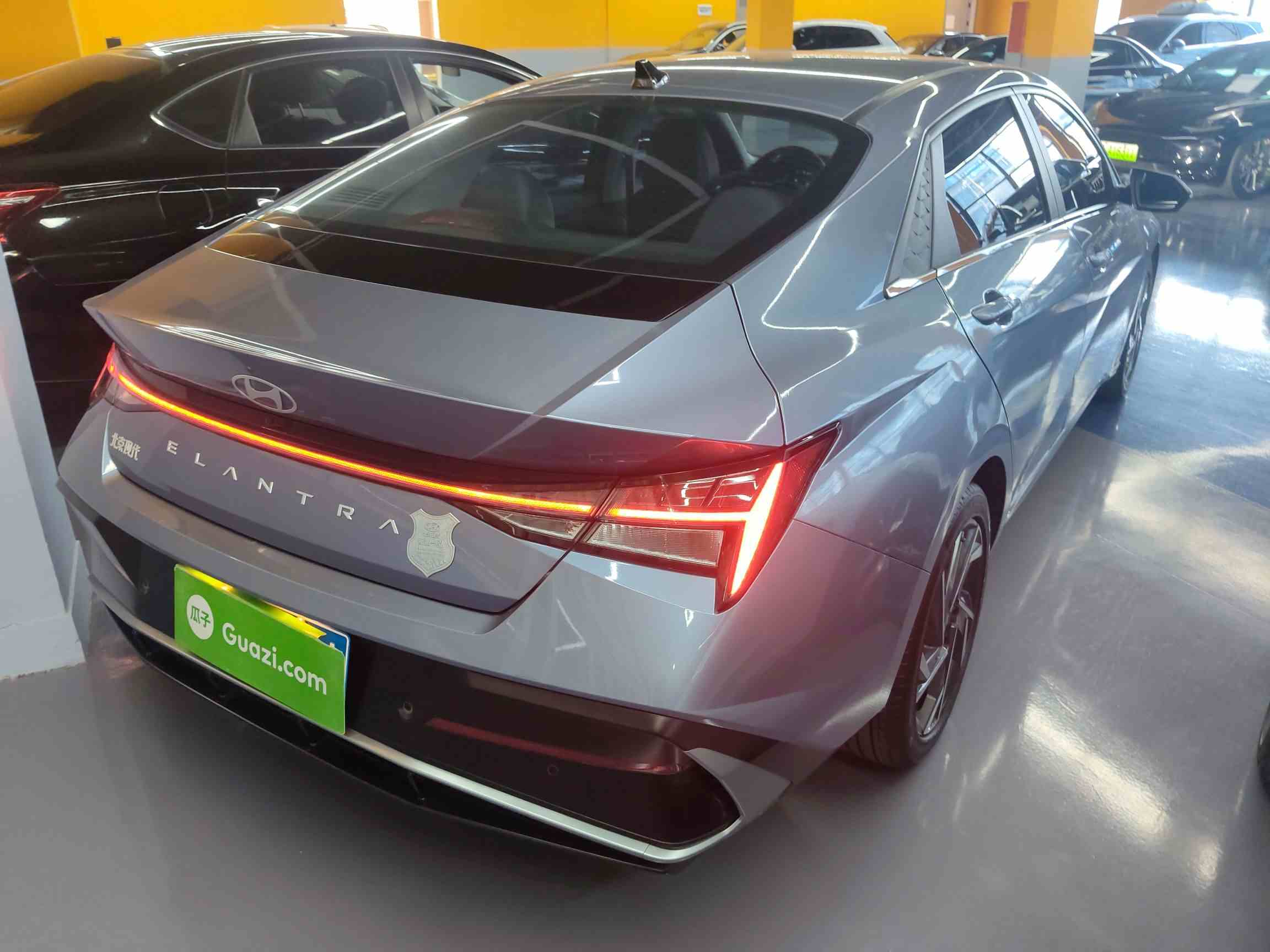 现代 伊兰特 2023款 1.5L CVT LUX尊贵版(4)