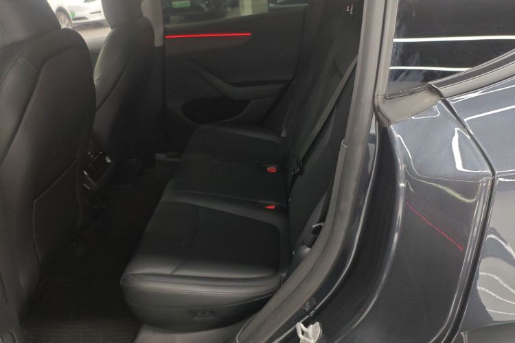 特斯拉 Model Y 2025款 长续航全轮驱动 首发版中控内饰21