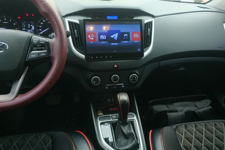 北京现代ix25 2015款 1.6L 自动两驱智能型GLS中控内饰16