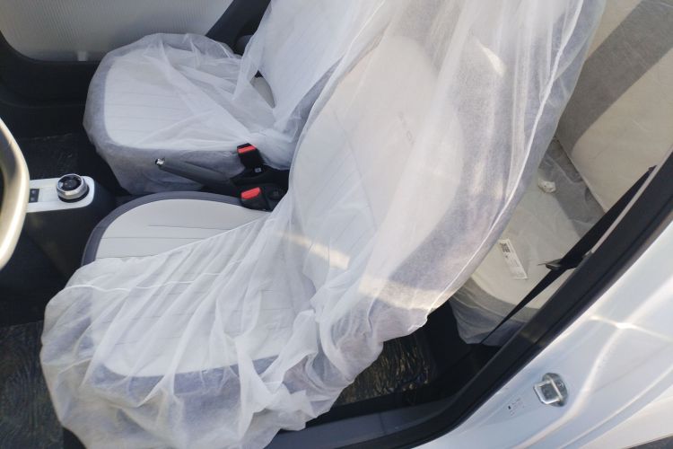 吉利银河 2025款 210km 熊猫卡丁中控内饰19