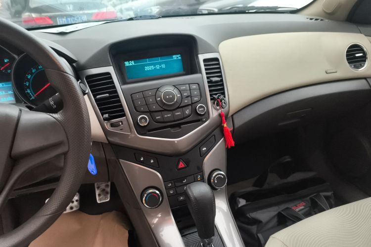 雪佛兰 科鲁兹 2015款 1.5L 经典 SE AT中控内饰16