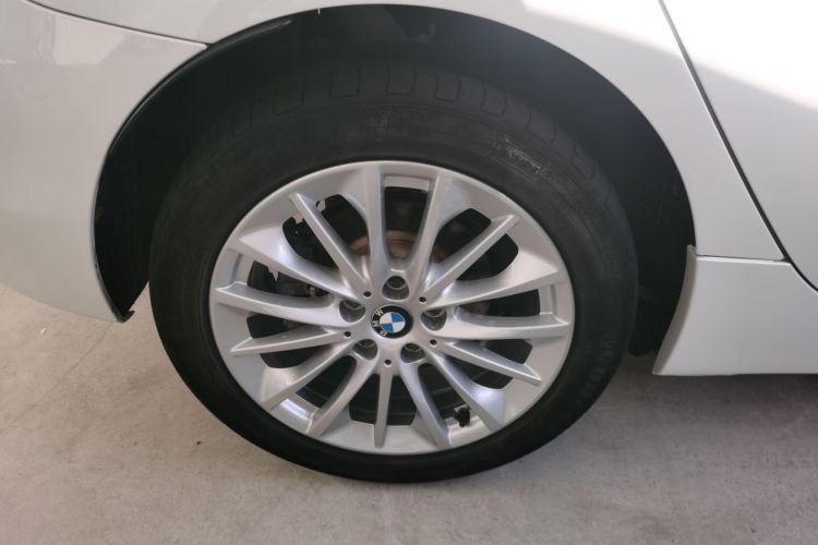 宝马2系旅行车 2018款 218i 领先型车身外观6008