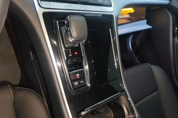 广汽传祺 传祺M8 2023款 领秀系列 390T 豪华版中控内饰18