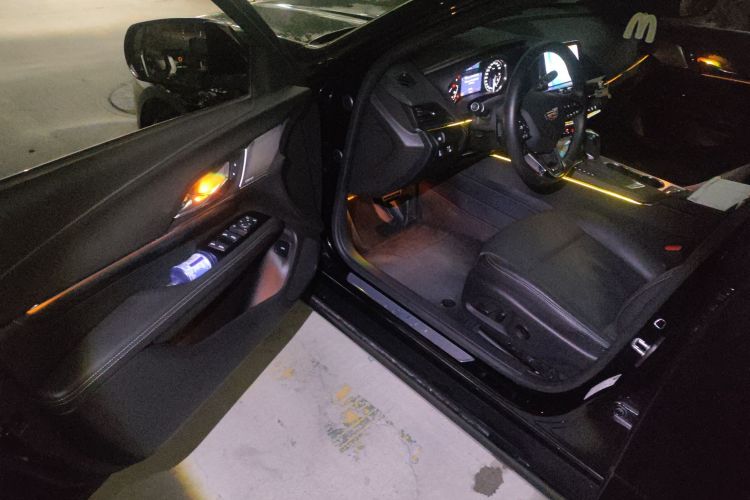 凯迪拉克CT4 2022款 28T 豪华型中控内饰20