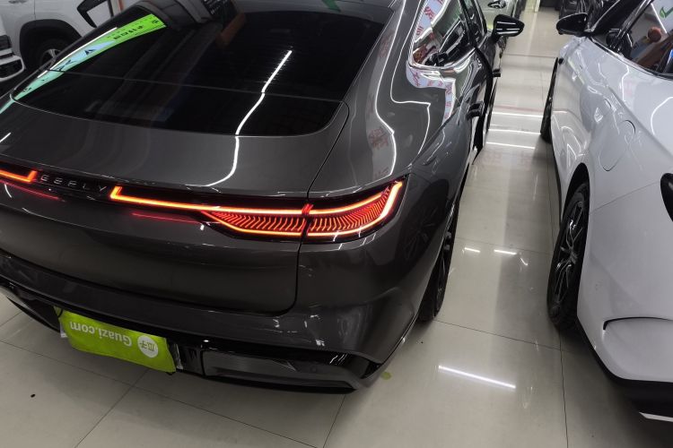 吉利银河 银河E8 2024款 550km 后驱PRO车身外观9