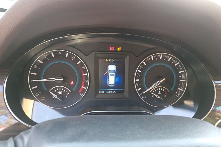 哈弗H2 2014款 1.5T 手动两驱精英版中控内饰14