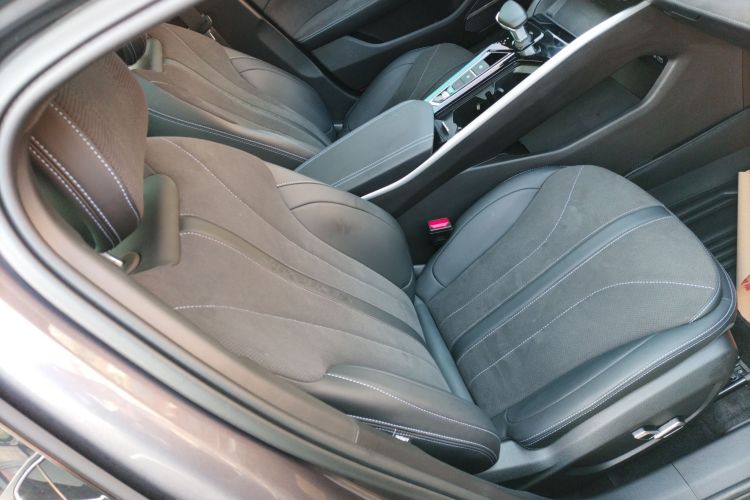 吉利汽车 星瑞 2025款 东方曜 2.0TD 望月版局部细节41