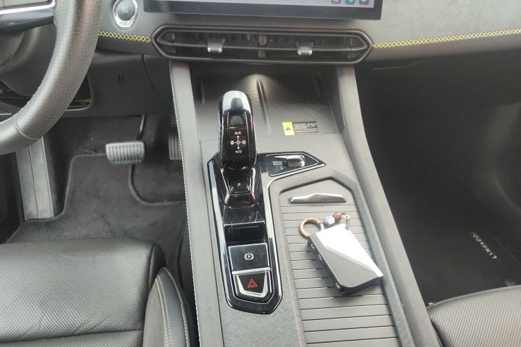 领克03 2023款 2.0TD DCT劲Pro中控内饰18