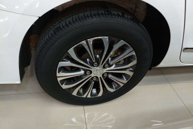 别克GL8 2022款 陆上公务舱 652T 豪华型车身外观6008