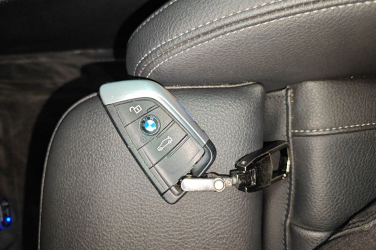 宝马1系 2021款 改款 125i M运动曜夜版中控内饰11