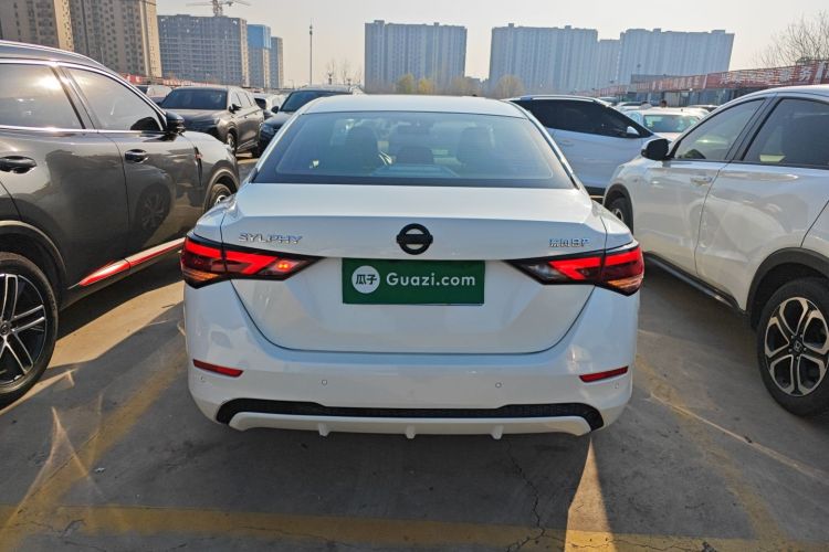 日产 轩逸 2021款 1.6L XL CVT悦享版车身外观6