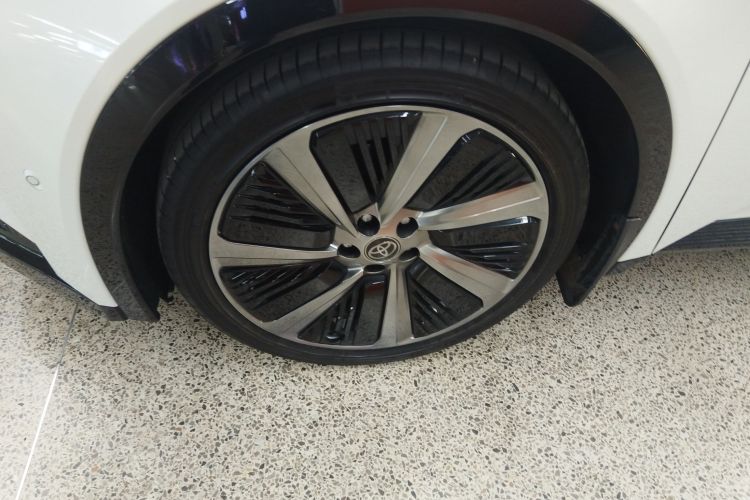 丰田bZ5 2025款 550 PRO智行版车身外观6002