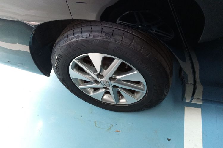 丰田 埃尔法 2012款 3.5L 豪华版车身外观6008