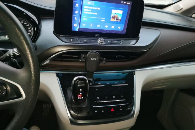 别克GL8 2020款 陆上公务舱 652T 舒适型局部细节16