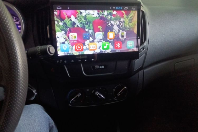 东风风神AX3 2016款 1.5L 手动尚酷型中控内饰16