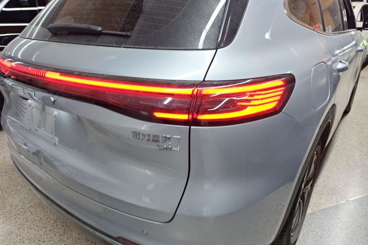 吉利银河 银河星舰7 EM-i 2025款 120km 领航版车身外观6006