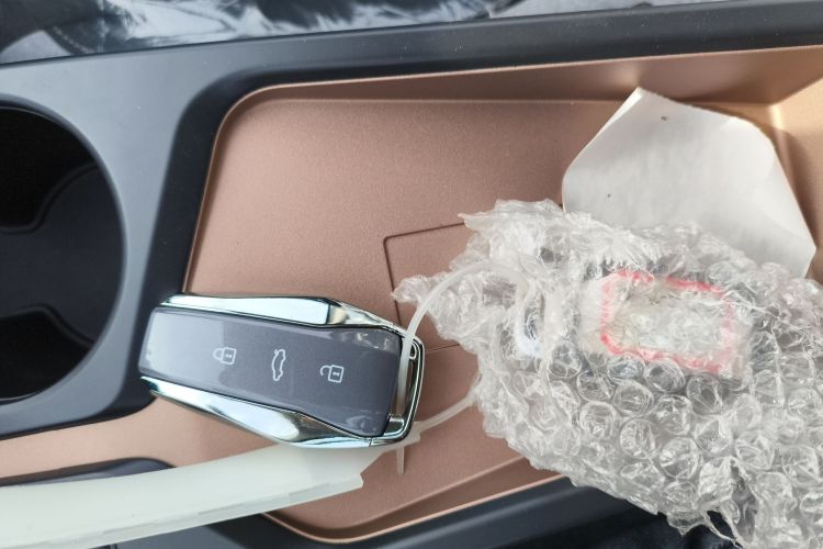 江淮钇为 钇为花仙子 2024款 挚爱版 301km Air中控内饰11