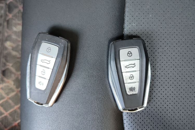 吉利汽车 帝豪 2019款 领军版 1.5L CVT向上亚运版 国V中控内饰7001