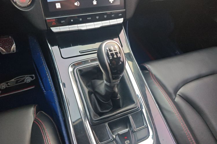 SWM斯威汽车 SWM斯威G05 2019款 2.0L 手动豪华型中控内饰18