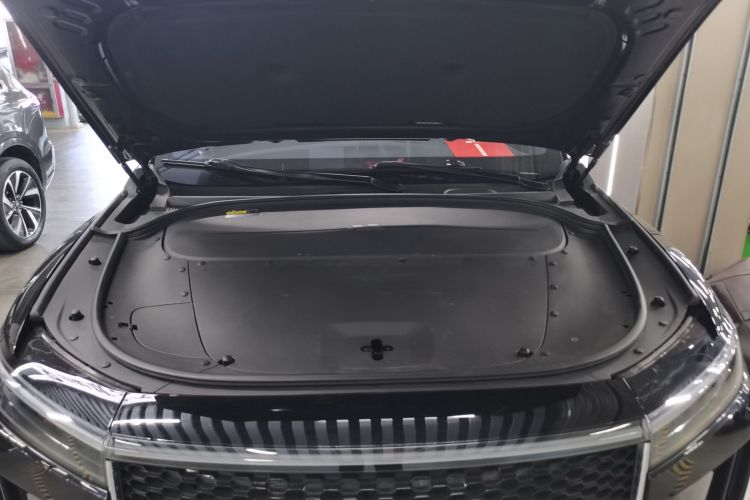 理想汽车 理想ONE 2020款 增程6座版机舱底盘24