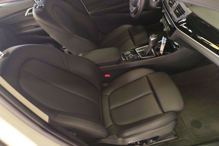 宝马1系 2018款 改款 118i 运动型局部细节41