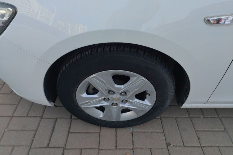 雪佛兰 科沃兹 2018款 320 自动欣享天窗版车身外观6007