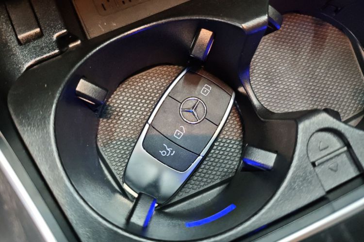 奔驰C级 2020款 改款 C 260 L 运动版中控内饰11