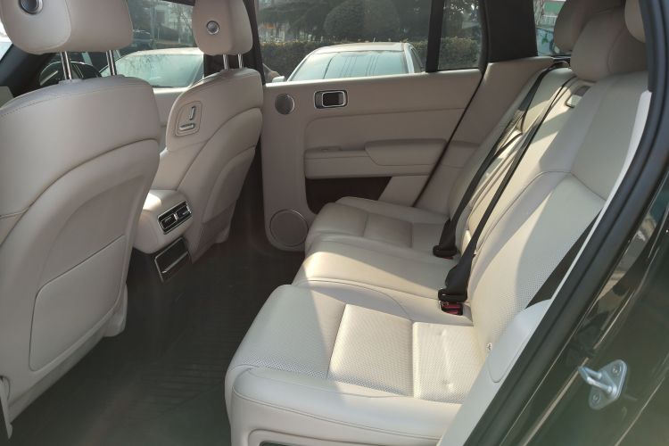 理想汽车 理想L7 2023款 Max中控内饰7004