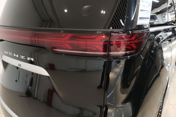 腾势D9 2025款 DM-i 智驾版 1020 四驱旗舰型车身外观6006