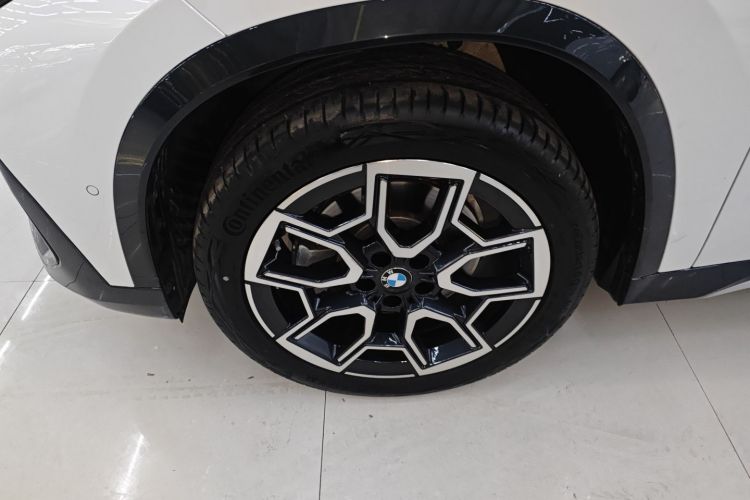 宝马X1 2023款 sDrive25Li X设计套装车身外观35