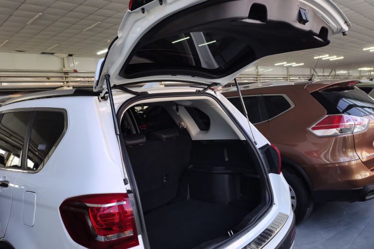 哈弗H6 2021款 运动版 1.5T 自动精英智联型 U型格栅机舱底盘23