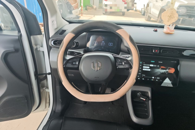 零跑汽车 零跑T03 2021款 400轻享版 三元锂局部细节13